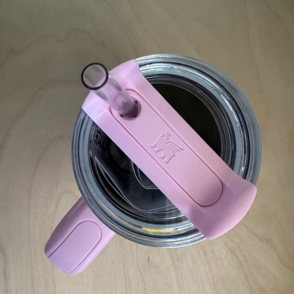 Stanley Valentine Powder Pink Heart Gradient 20oz Flowstate Quencher Tumbler - Picture 6 of 7